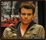 Daniel Gillies 04