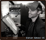 Daniel Gillies 06
